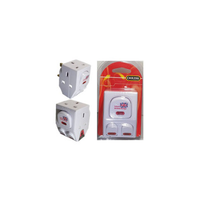TECH UNITED TRAVEL ADAPTOR TU-8296